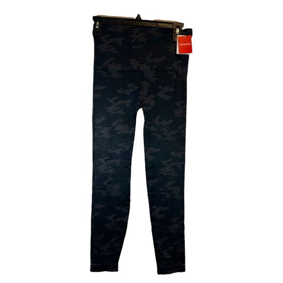 NEW SPANX L (10-12) High Waist Black Camo Seamless Look-At-Me Now Leggings C10 - Picture 1 of 6